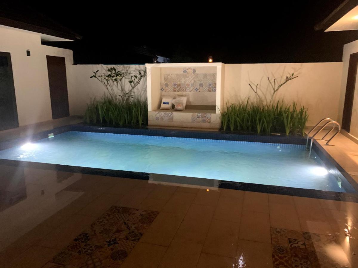 Charis Pool Villa 2 - 3 Bedroom With Private Pool Бентонг Экстерьер фото
