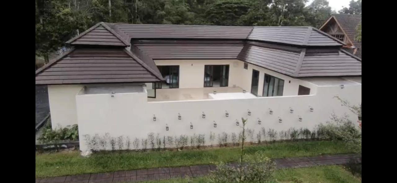 Charis Pool Villa 2 - 3 Bedroom With Private Pool Бентонг Экстерьер фото