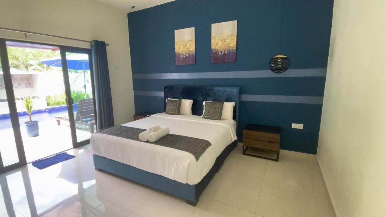 Charis Pool Villa 2 - 3 Bedroom With Private Pool Бентонг Экстерьер фото