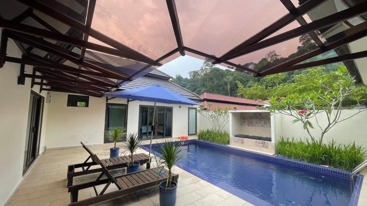 Charis Pool Villa 2 - 3 Bedroom With Private Pool Бентонг Экстерьер фото